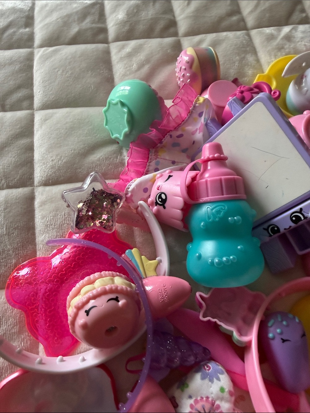 Huge Lot of Shopkins Figures and Accessories - Picture 6 of 6